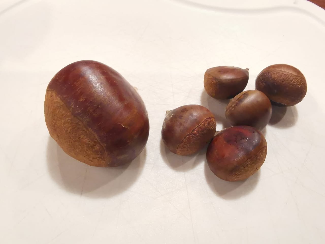利平栗（左）としば栗