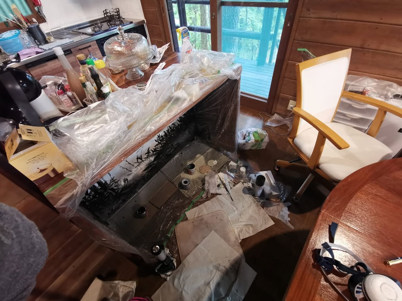 作業中のカウンターまわり