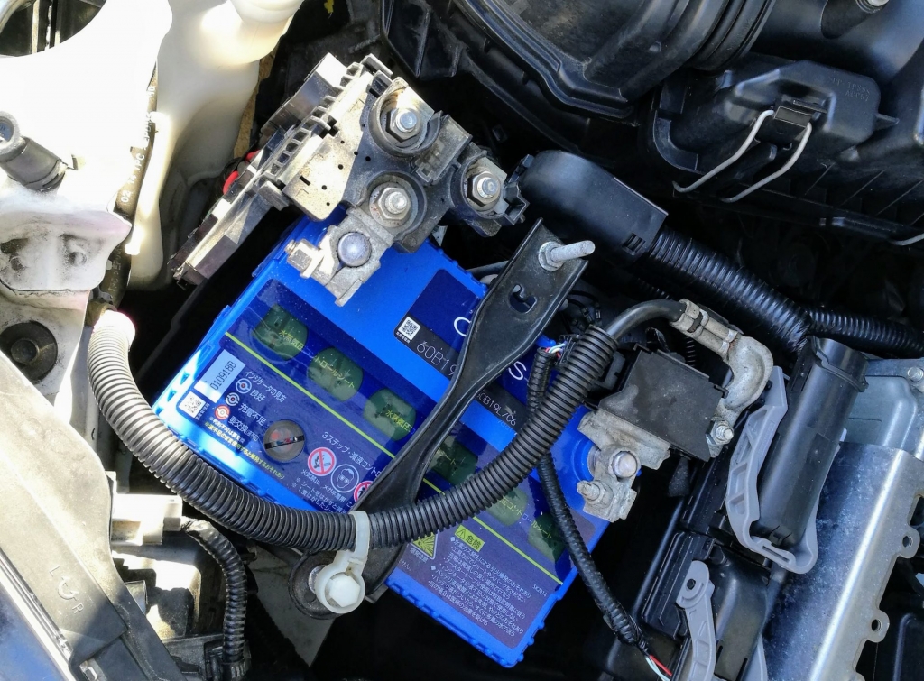 Caos 60B19L バッテリー交換 シャトルハイブリッドZ 4WD