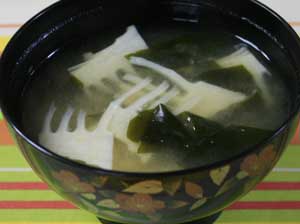 たけのことわかめのお味噌汁