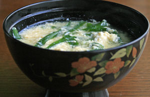 ニラの卵とじ味噌汁