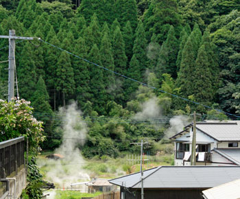 わいた温泉のゆけむり