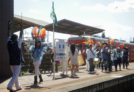 真岡駅のサンバ?チーム