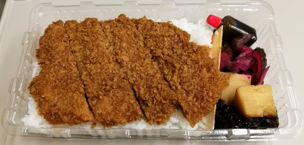 万葉軒　とんかつ弁当