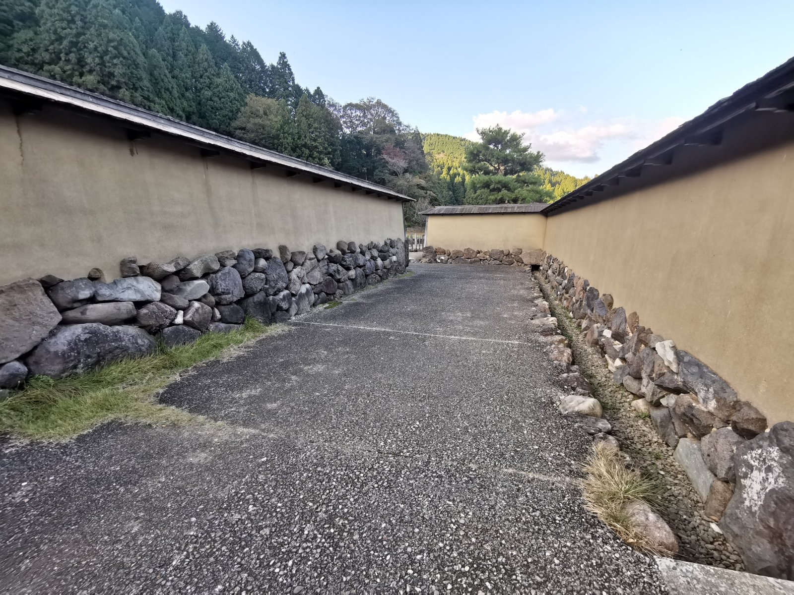 土塀の道