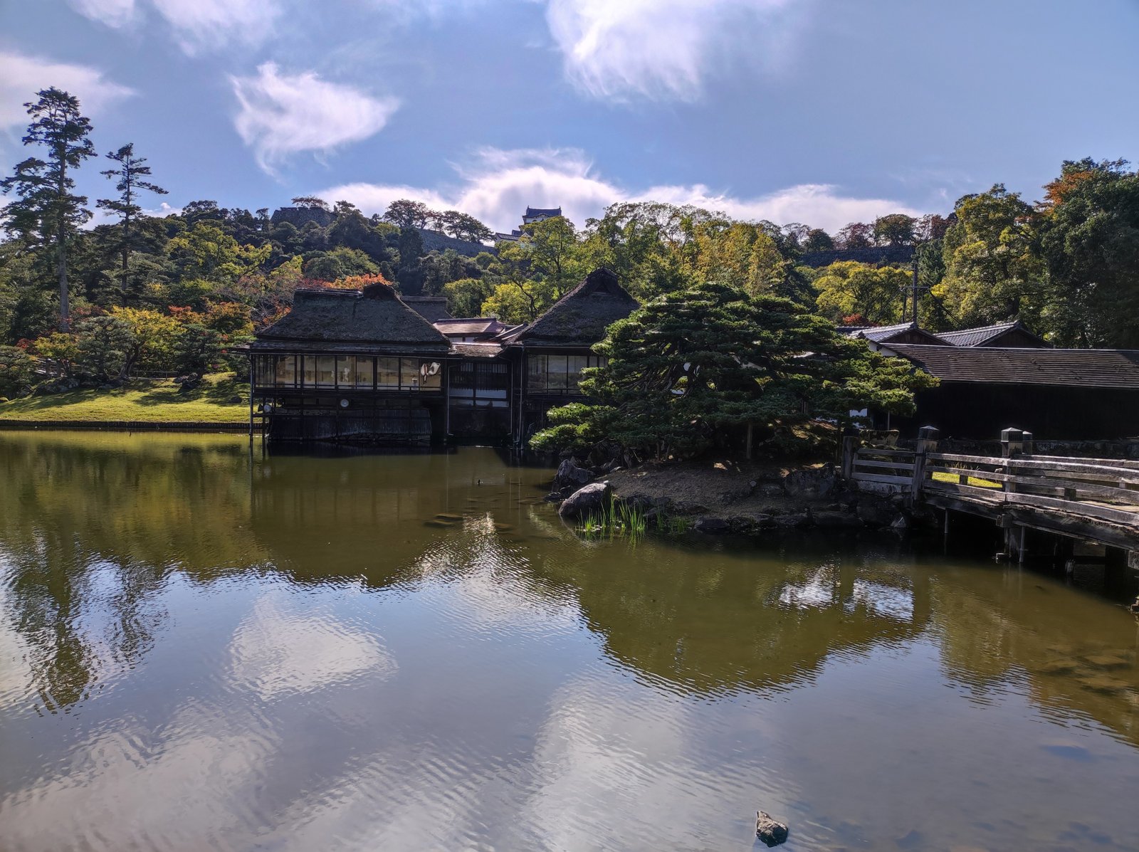 玄宮園の池