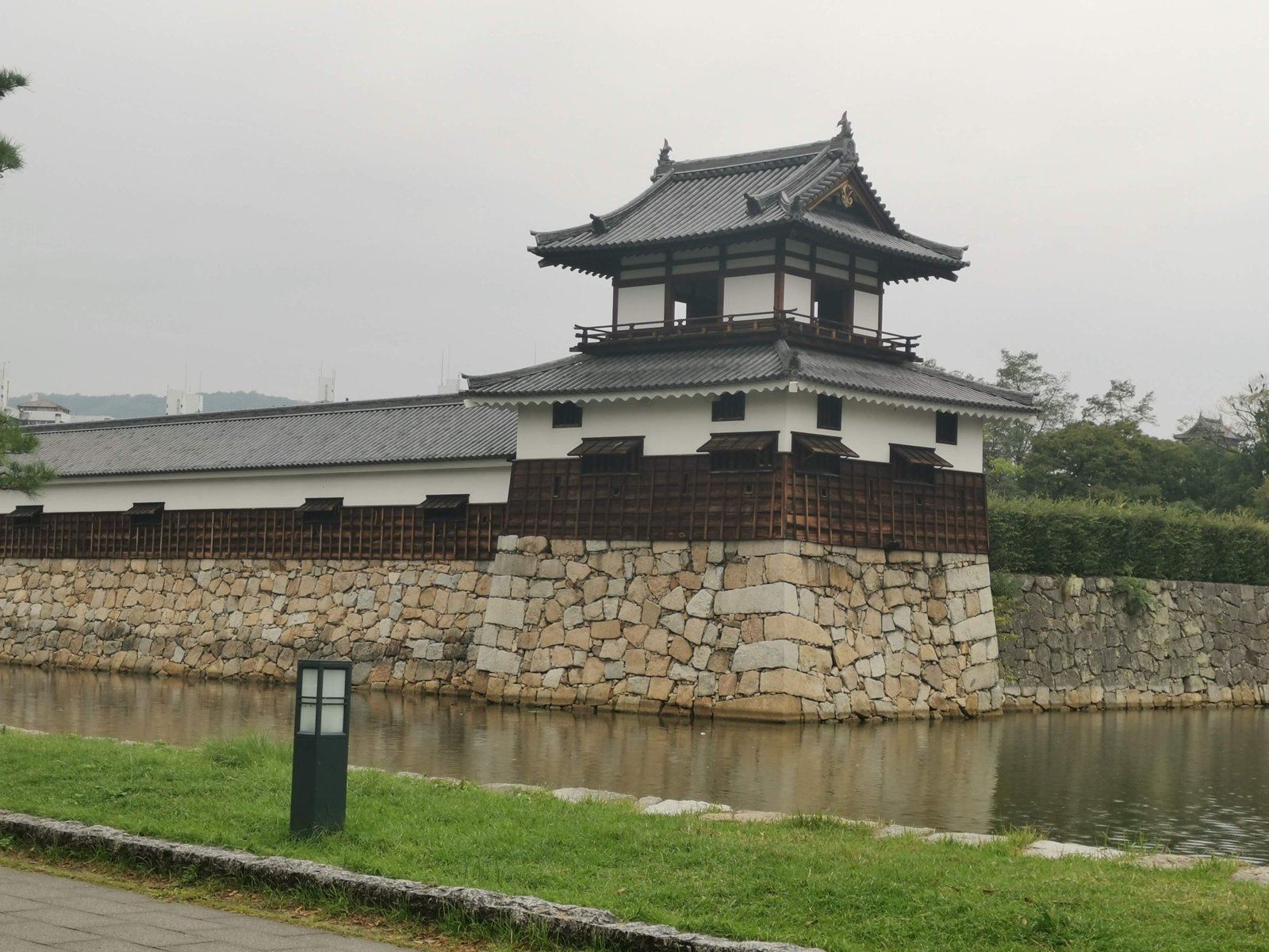 堀と城