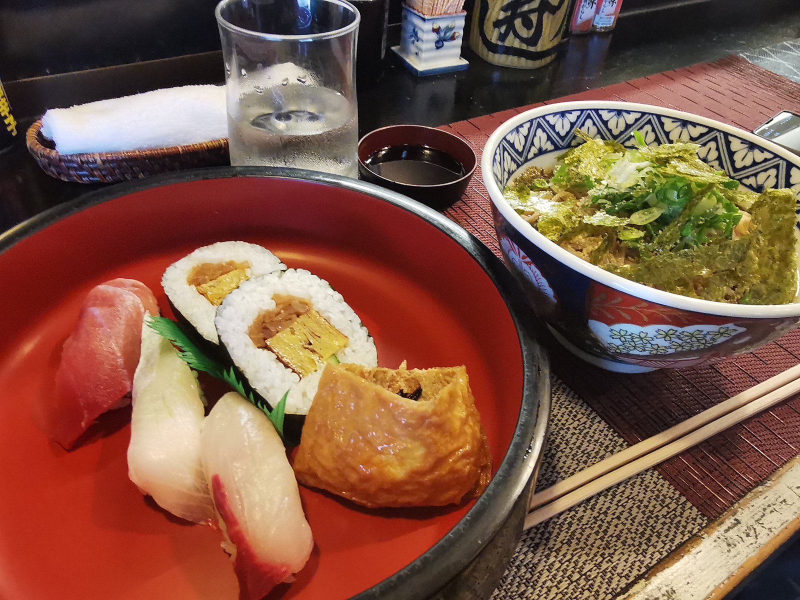お昼のお寿司とうどん