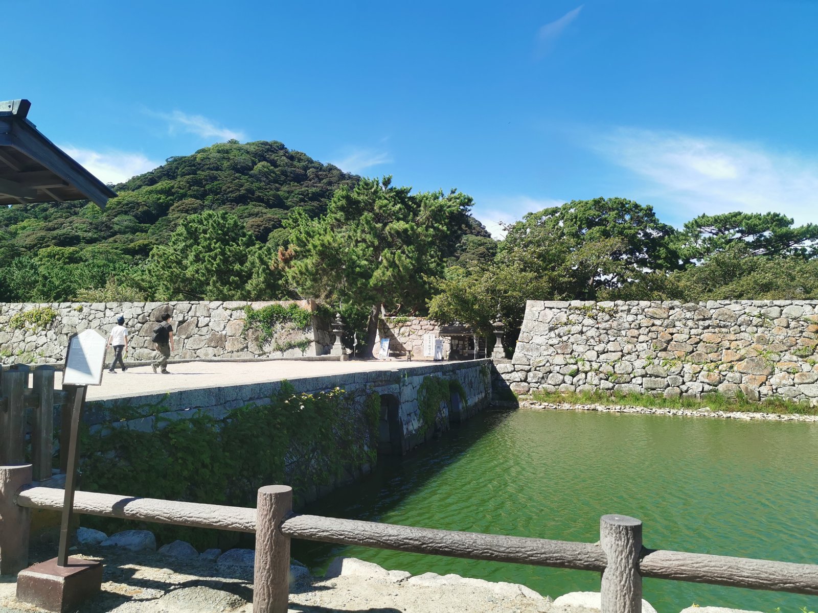 萩城跡の石垣と堀