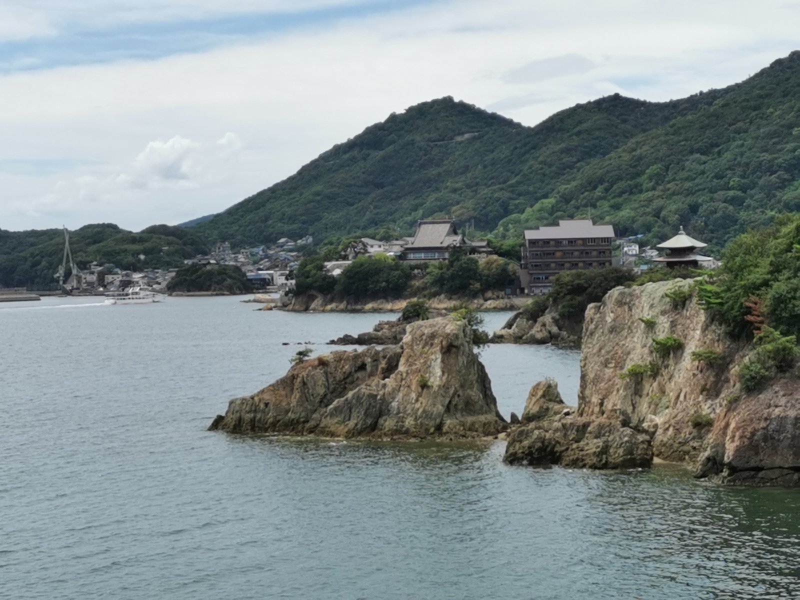 仙酔島から見た海